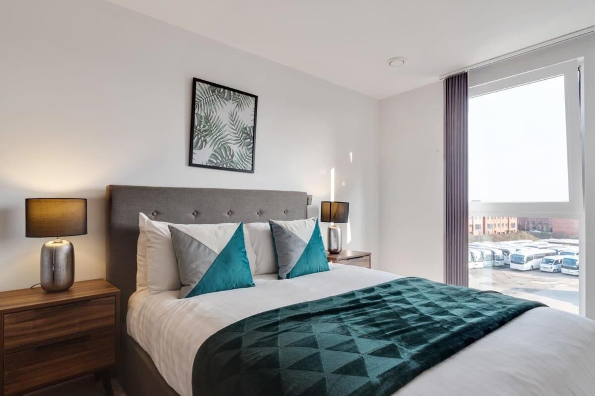 Beautiful 2 Bed Apartment In A Converted Mill Leeds  Exteriör bild